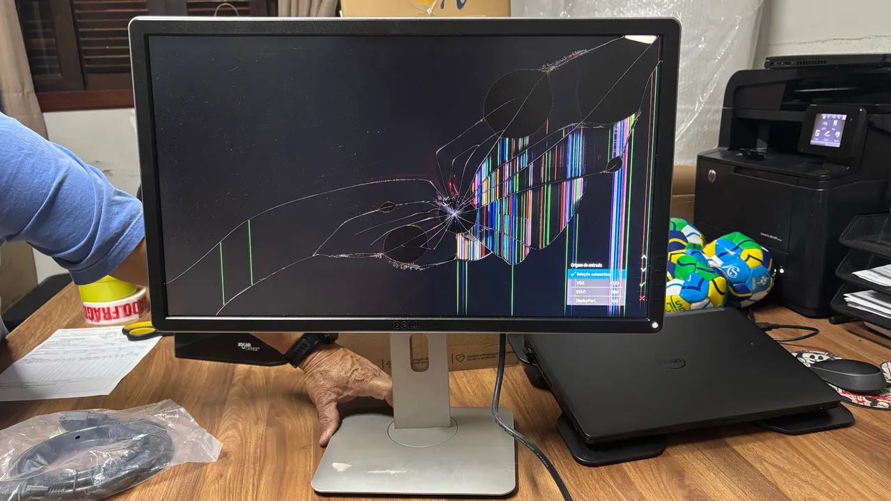 Monitor Dell 23 Polegadas P/ conserto ou retirada de peças 