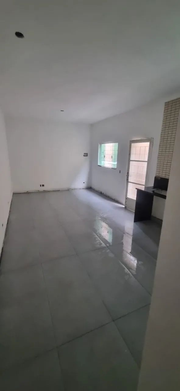 Casa em jardim oliveira, 1 quarto e com vaga para garagem 