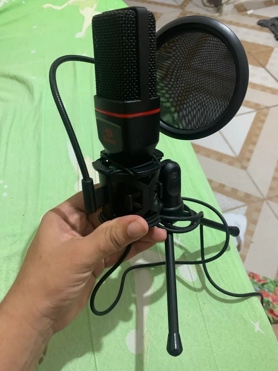 Microfone mesa redragon 