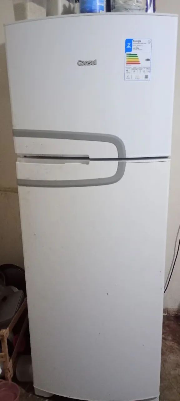 Geladeira Consul Semi nova em perfeito estado 