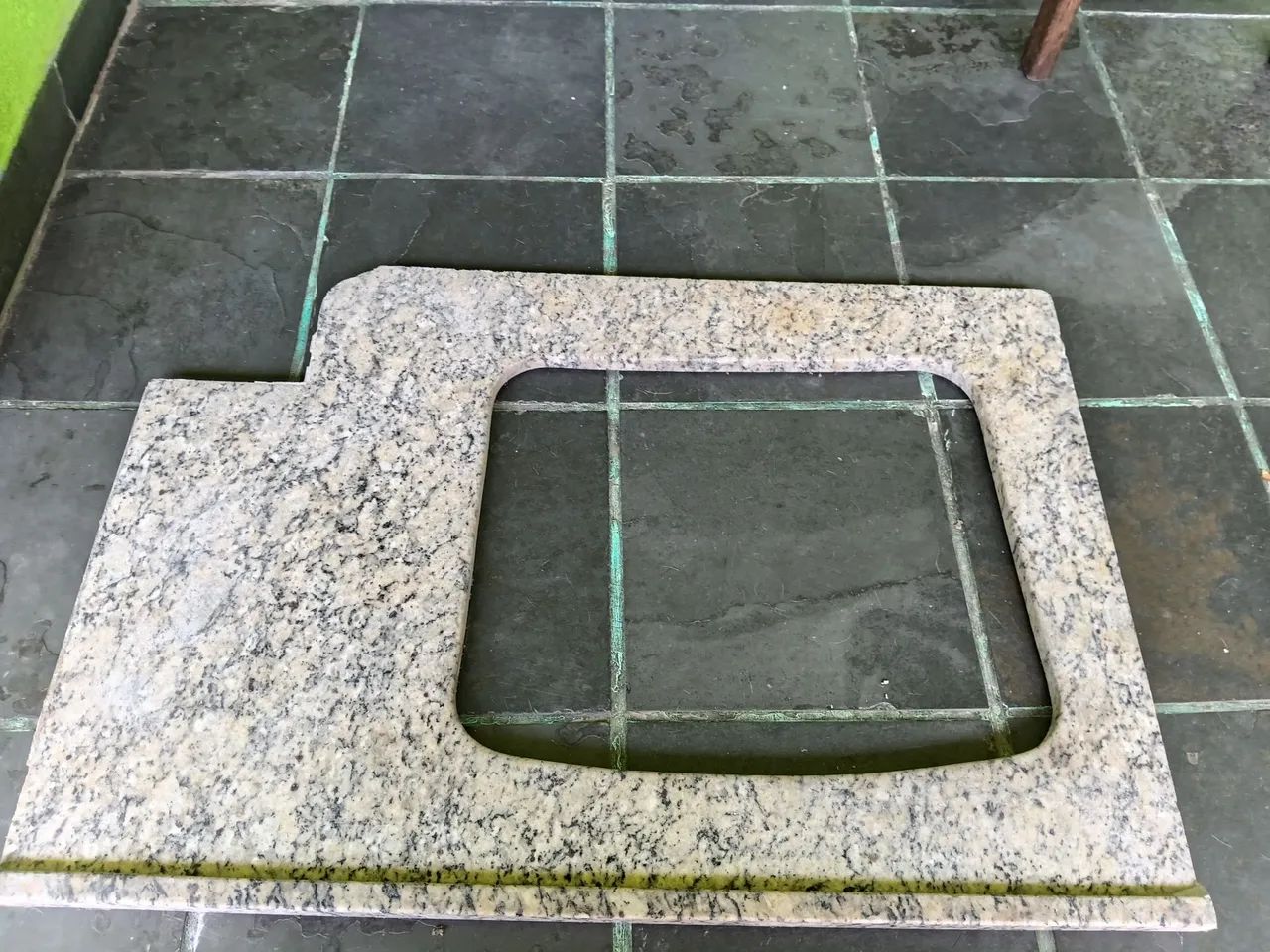 Acabamento em granito para tanque 
