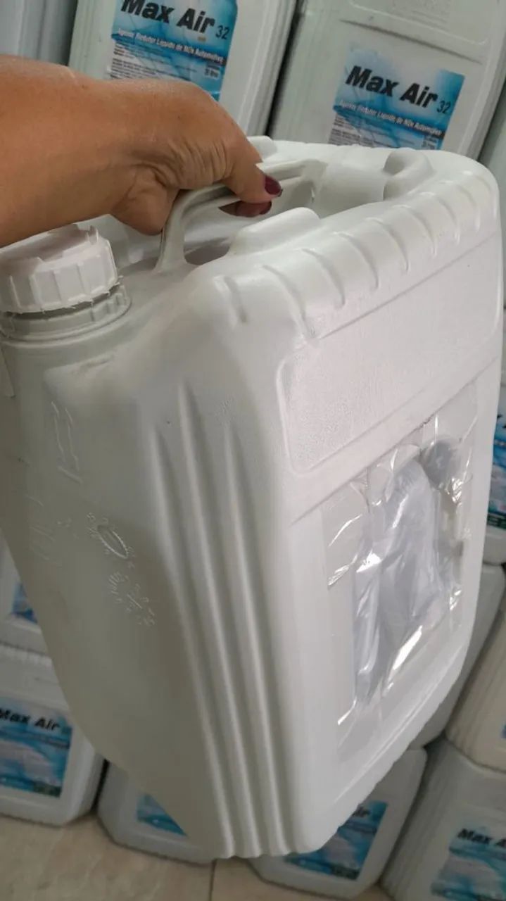 Galão 30l usado com mangueira liquidando só hoje - Foto 2