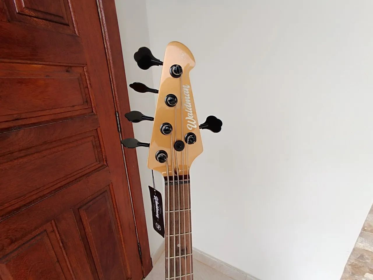 Baixo waldman Premium 5cordas ativo  - Foto 5