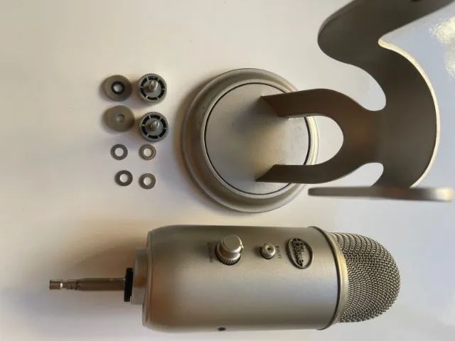 Microfone Blue Yeti Platinum Condensador Usb + Acessórios (Usado) - Foto 5