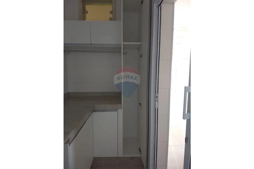 Casa de condomínio para alugar com 220m², 4 quartos sendo 3 suites e 2 vagas e Piscina - Foto 2