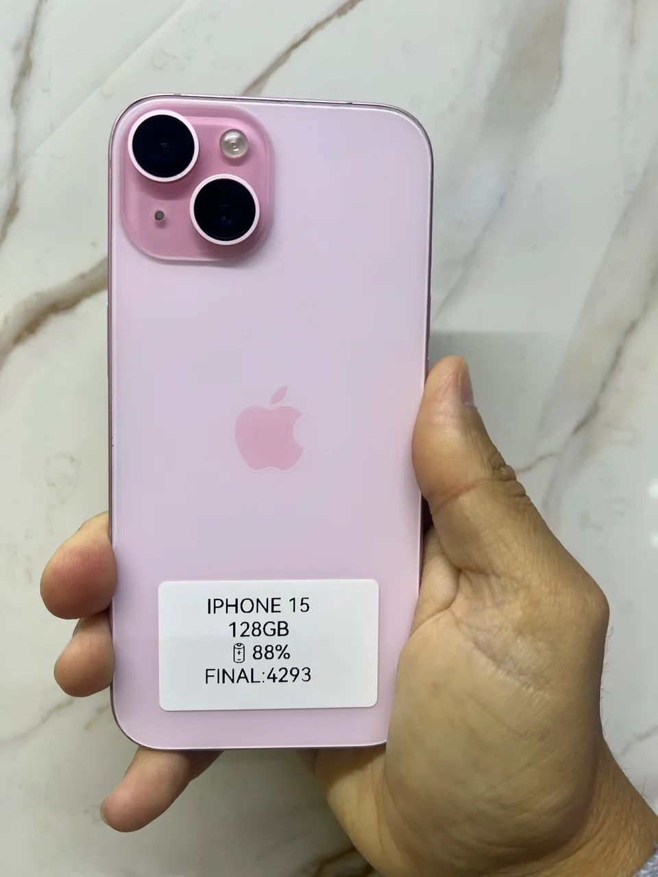 iPhone 15 128gigas bateria 88% 