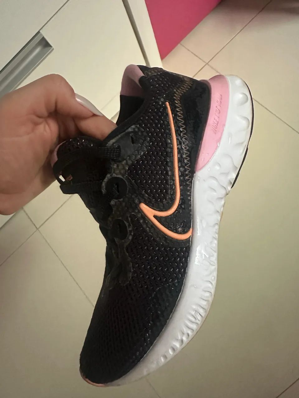 Tênis Nike super novo
