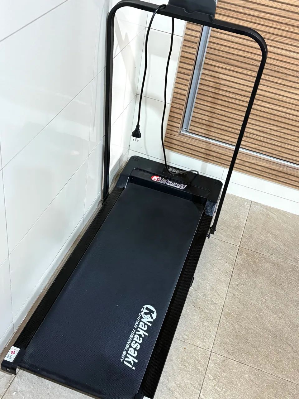 Esteira Ergométrica Elétrica Nakasaki KM102 Dobrável Portátil 12km/h Preto - Foto 4
