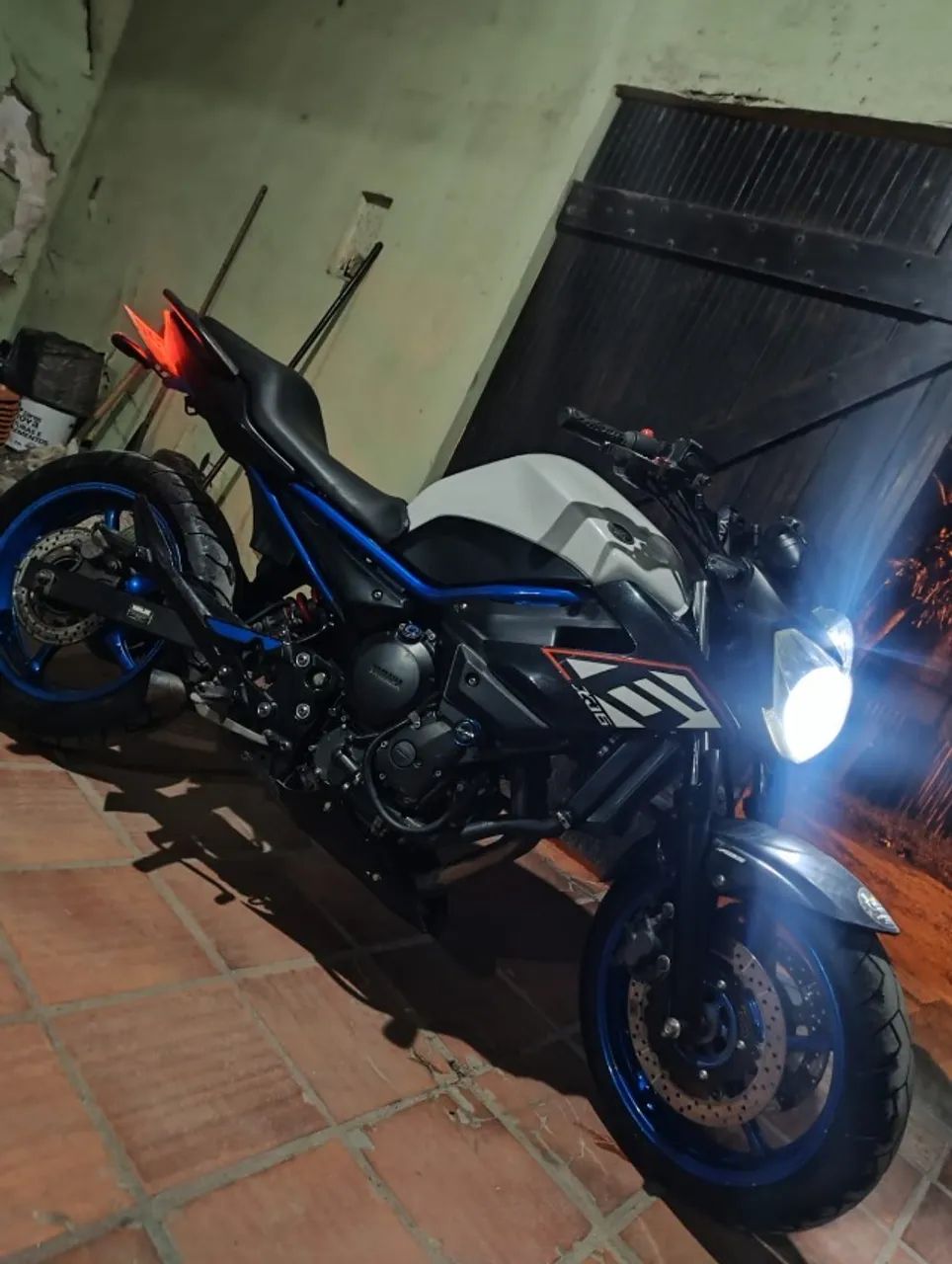 Yamaha XJ6N  - Foto 5