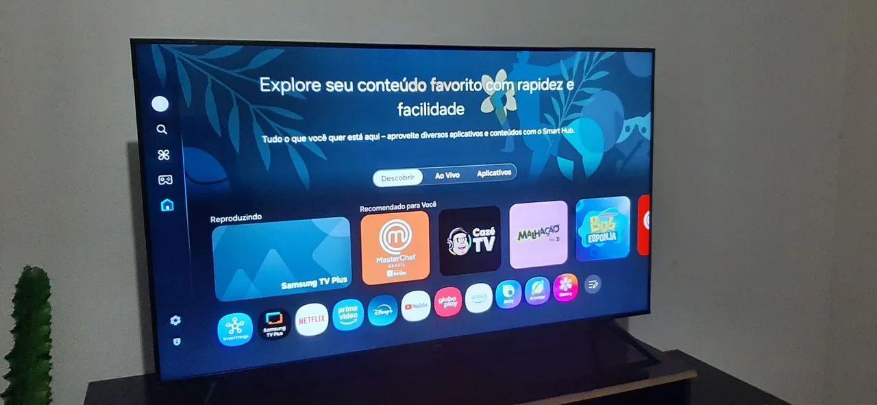 Vendo esta TV de 50 polegadas Samsung, nova controle com comando de voz última geração 
