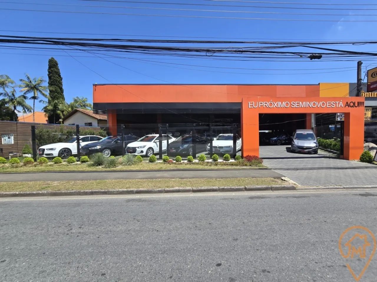 TERRENO COM 1.430m² | 590m² DE ÁREA CONSTRUÍDA | ESTUDA PERMUTA COM VEÍCULOS