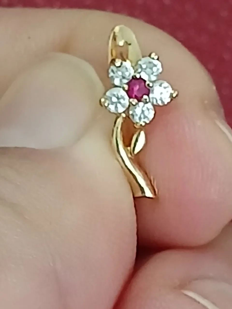 Piercing  flor com rubi ouro 18k 750 0,7g - Foto 4