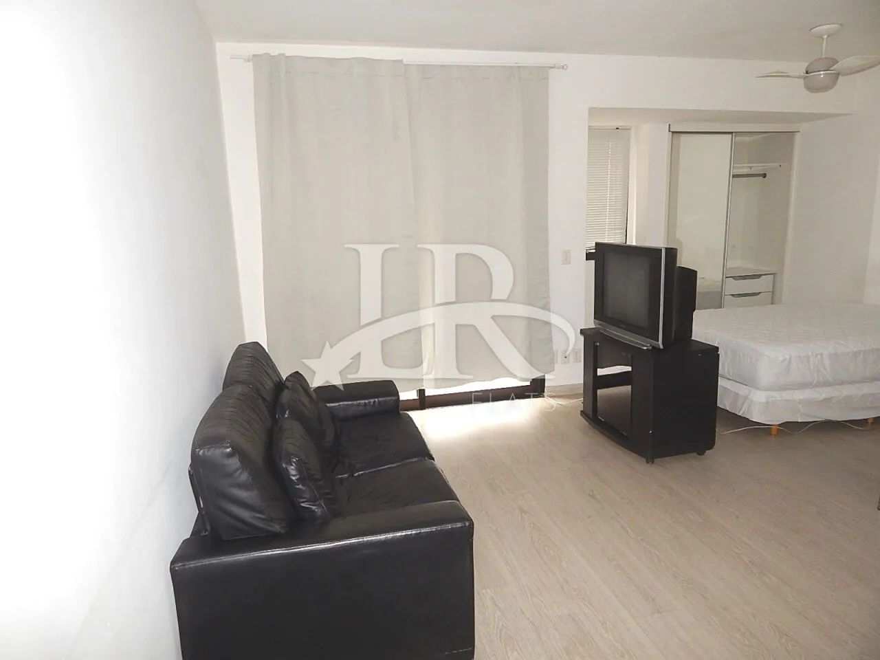 LR Flats Apartamento e Studio - Flat mobiliado de 35m² para alugar em Moema, confira!