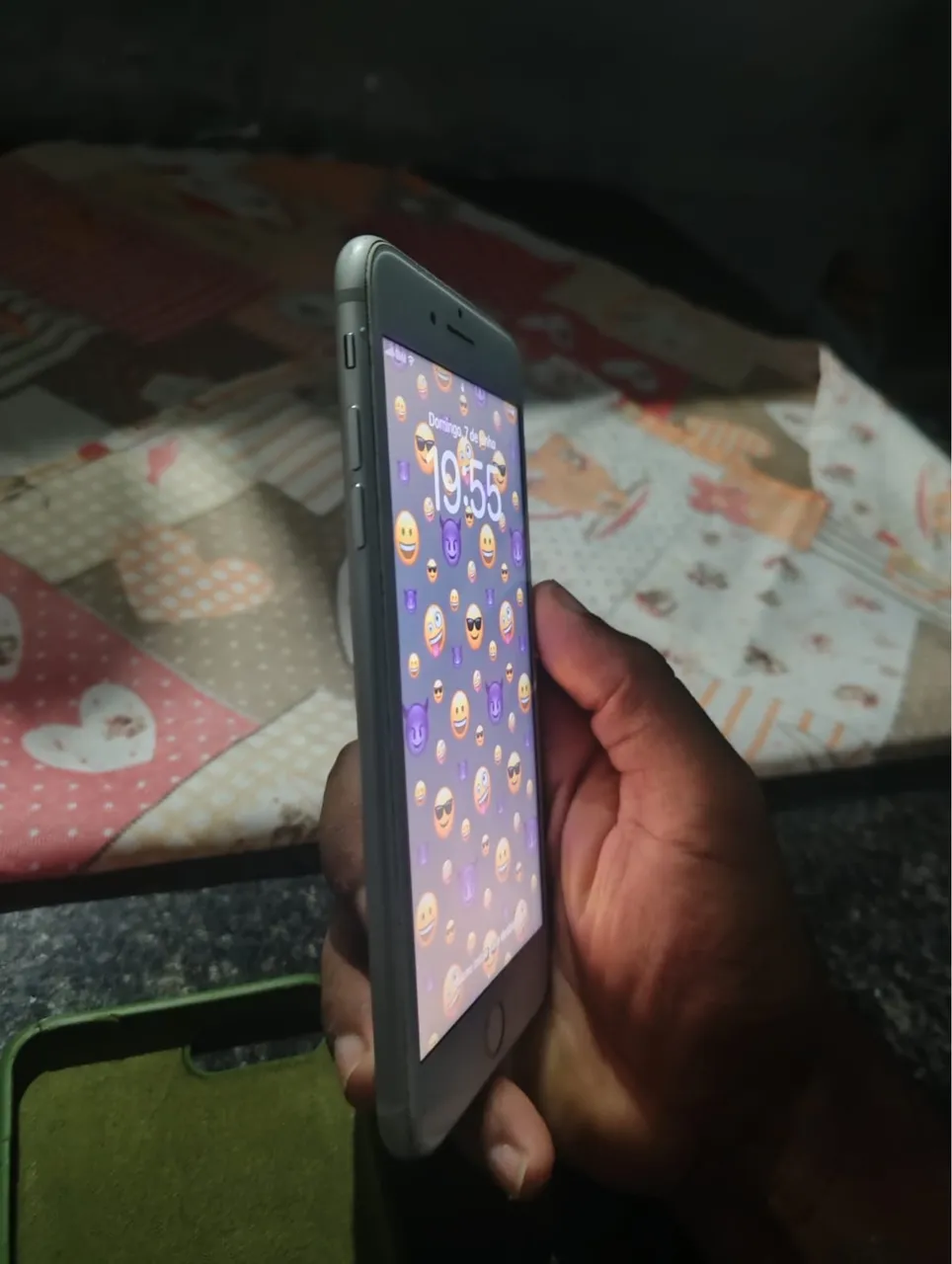 IPhone 8 plus silver/64 Gb sem risco/ou detalhe. S/ capinha ou