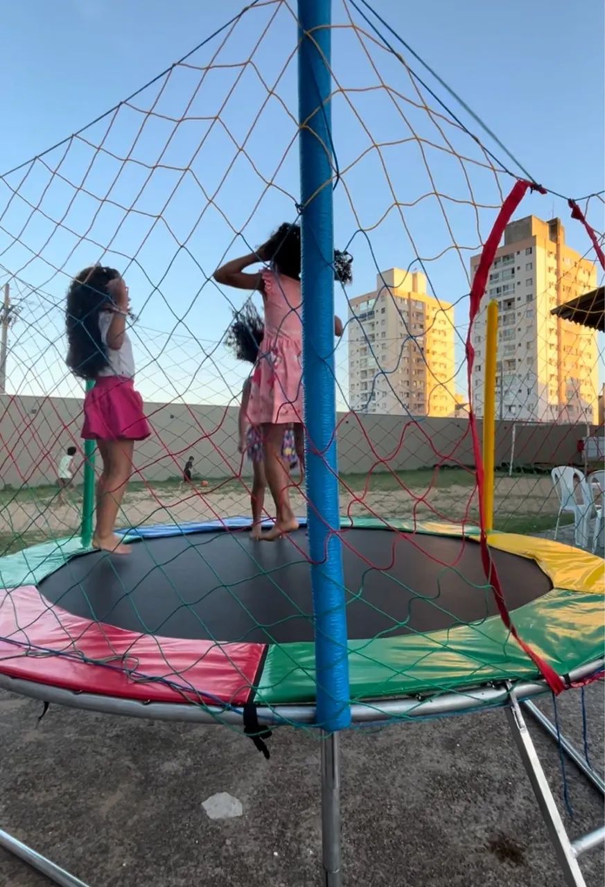 Pula pula, pipoca e algodão doce