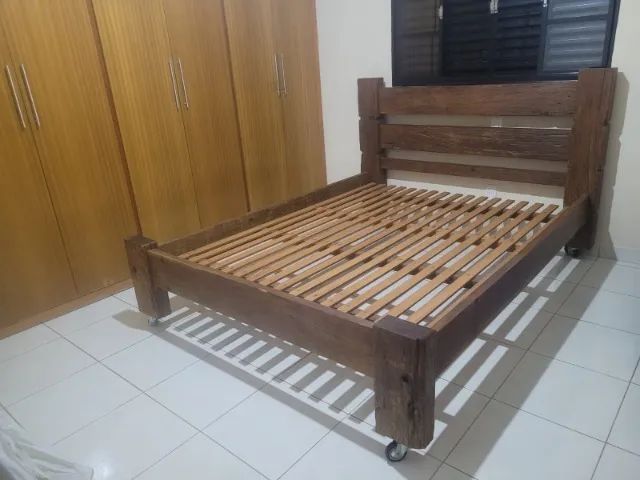 Cama Casal - Madeira Maciça
