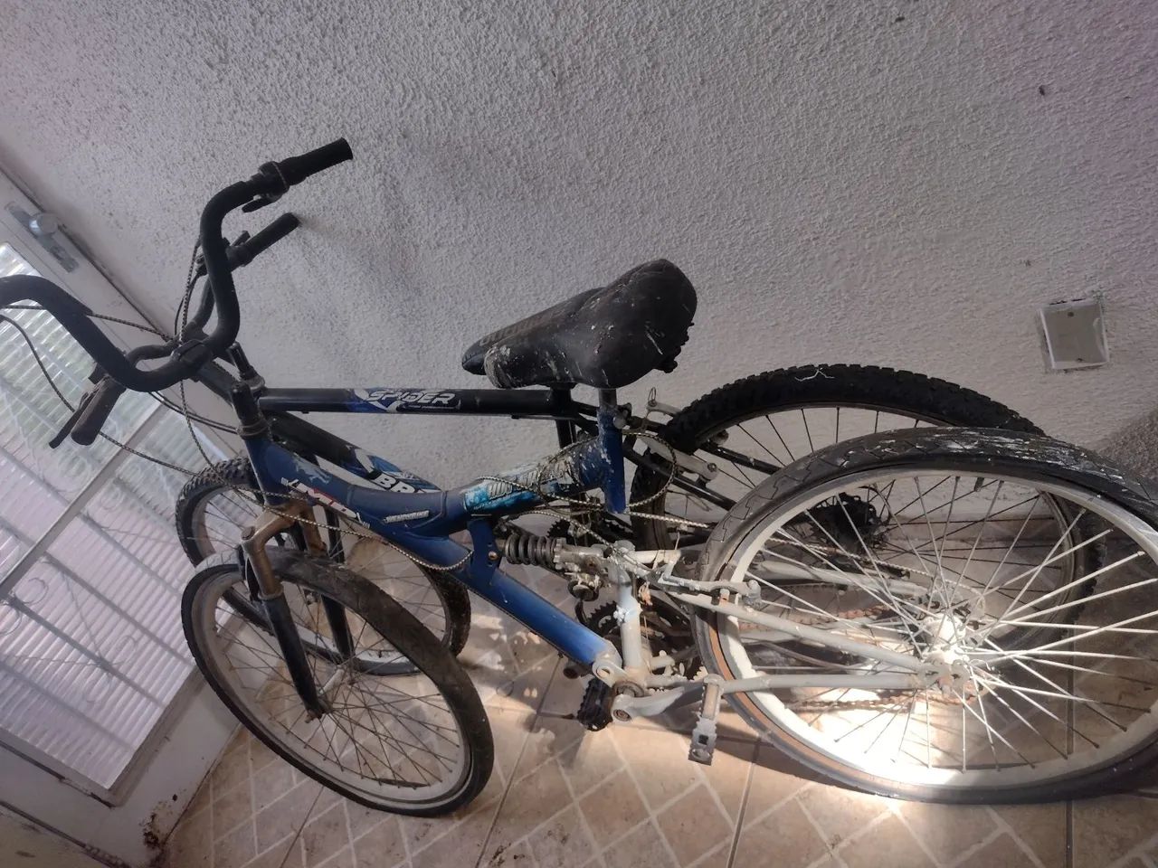 Bicicleta Aro 26 com 18 marchas 