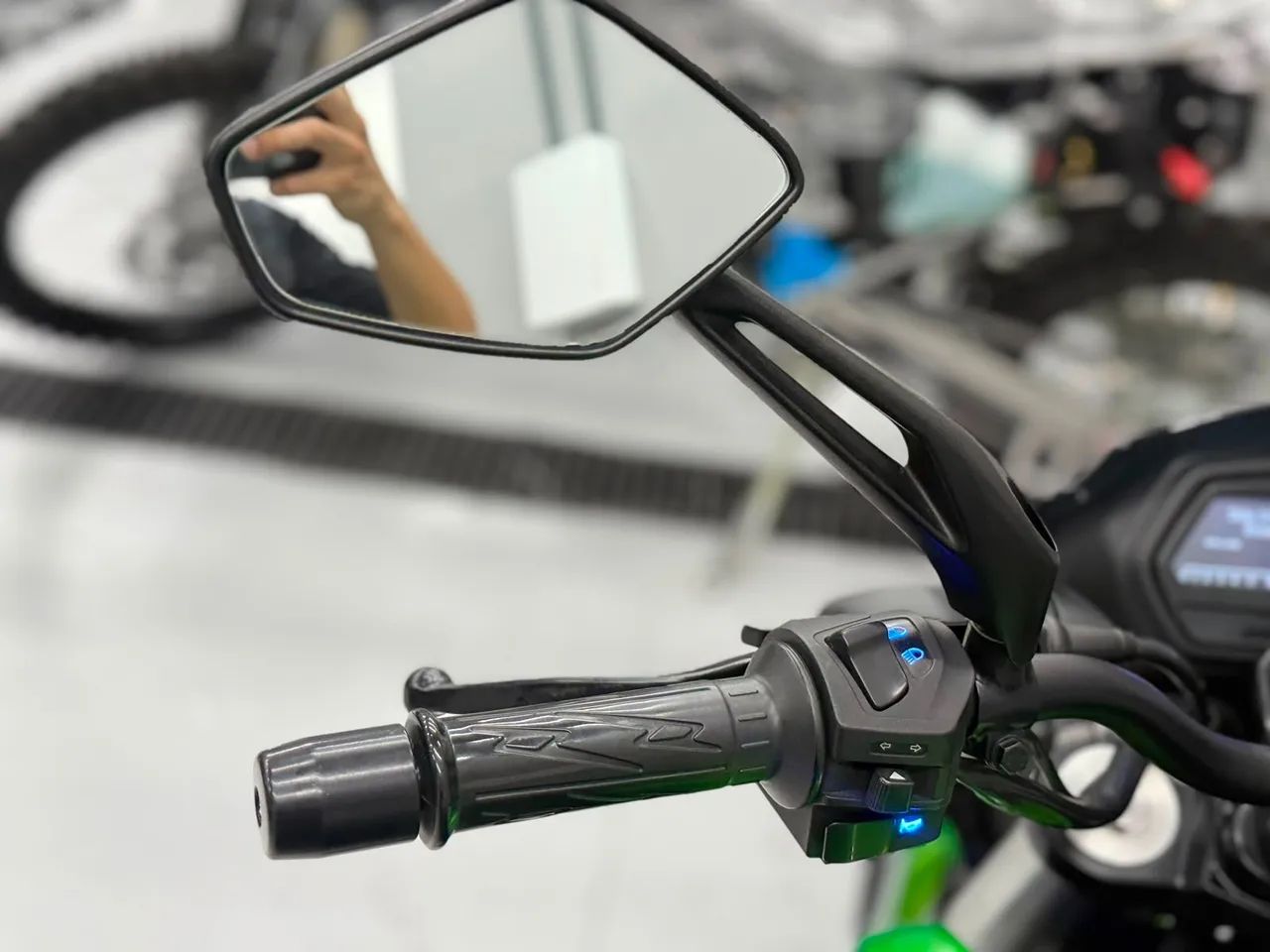 Bajaj DOMINAR 400  - Foto 3