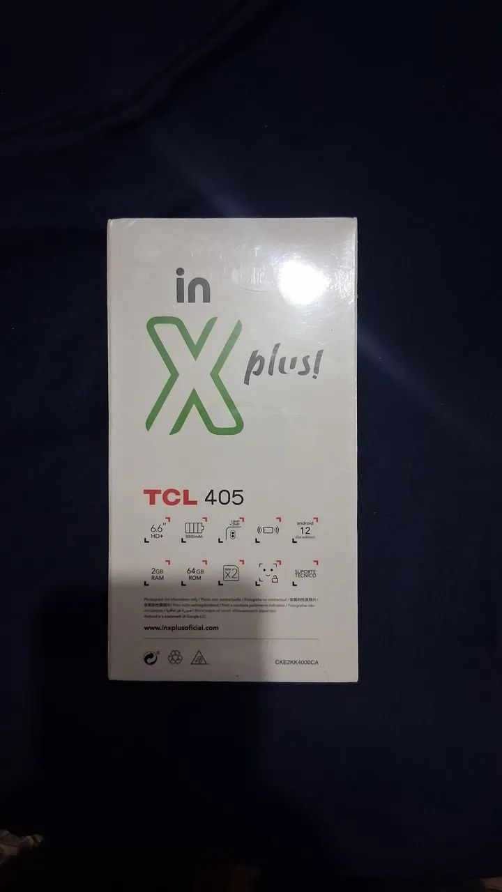 Celular TCL 405 na caixa