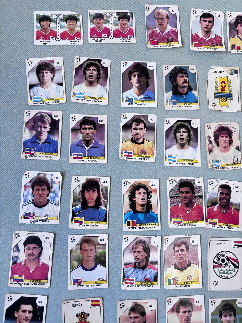 Lote com 55 figurinhas copa do mundo 1990 - Foto 2