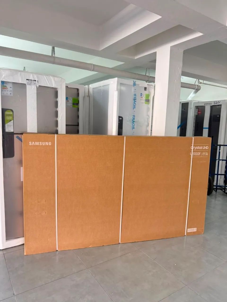 Smart TV Samsung 85 polegadas 4K Crystal UHD 85U8100F Tizen 3 HDMI de 85 nova - Foto 3