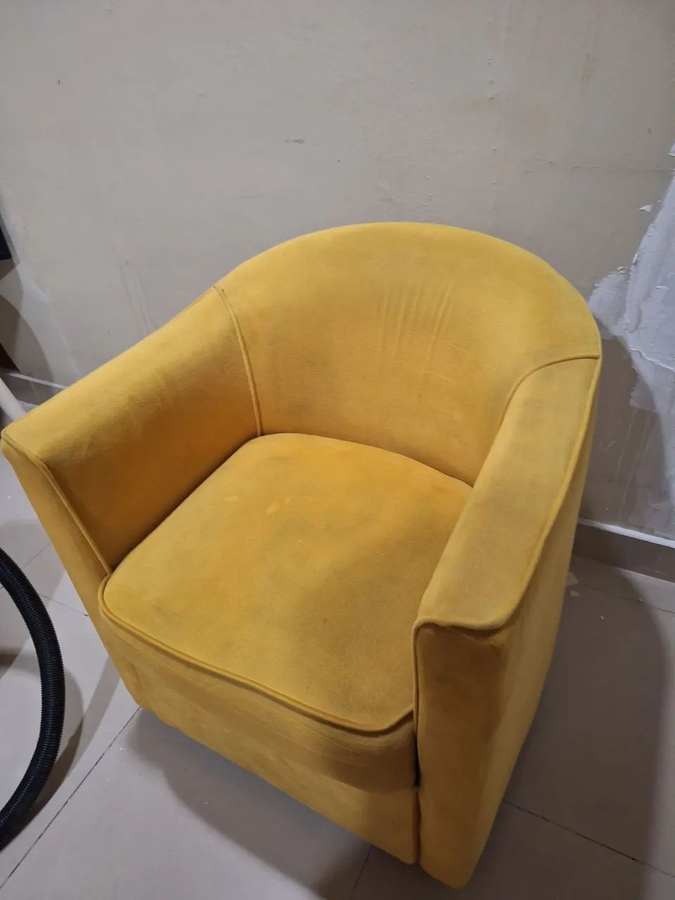 Poltrona amarela65048990233219121