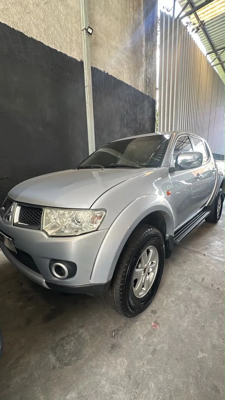 Mitsubishi L200 L200 Triton HPE 3.2 CD TB Int.Diesel Aut 2013