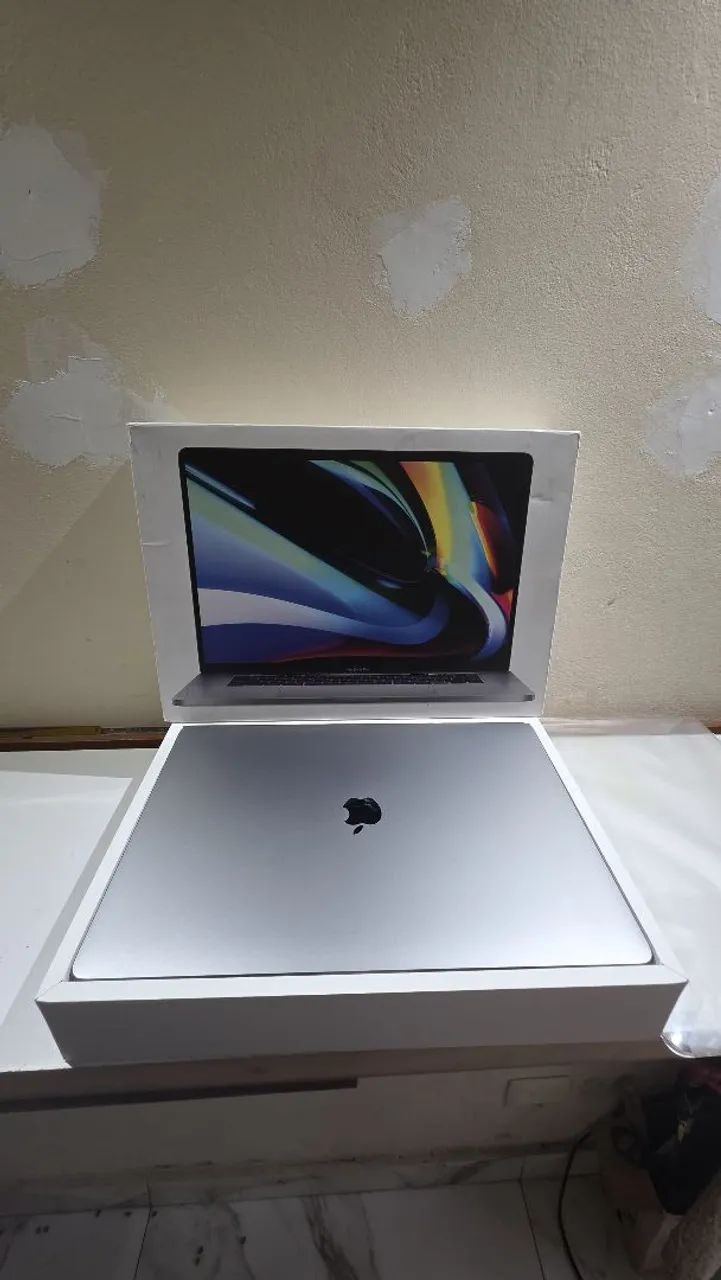 Macbook Pro touchbar 2019 core i9, 16gb ram, ssd 1tb, Amd radeon