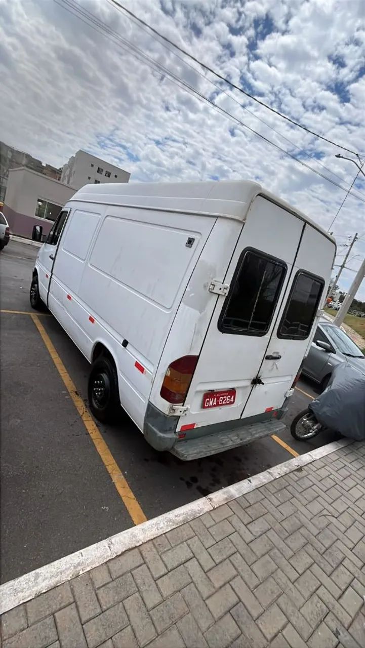 Sprinter 310 ,  pode dirigir com CNH B - Foto 2