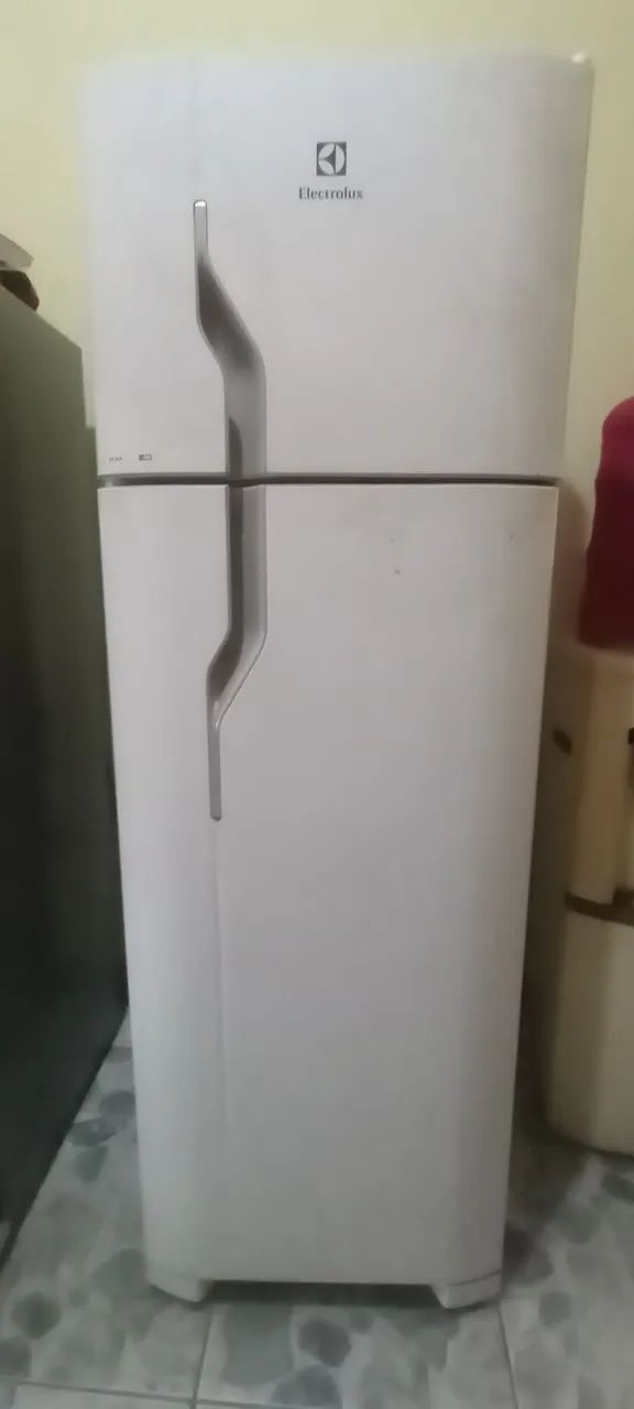 Geladeira Eletrolux Mod. DC35A 