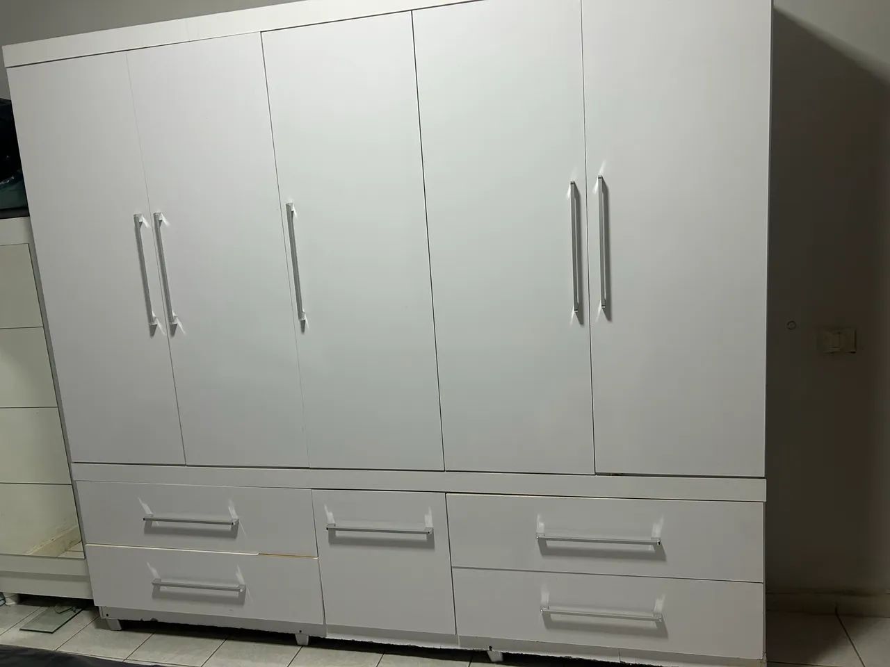 Guarda roupa branco