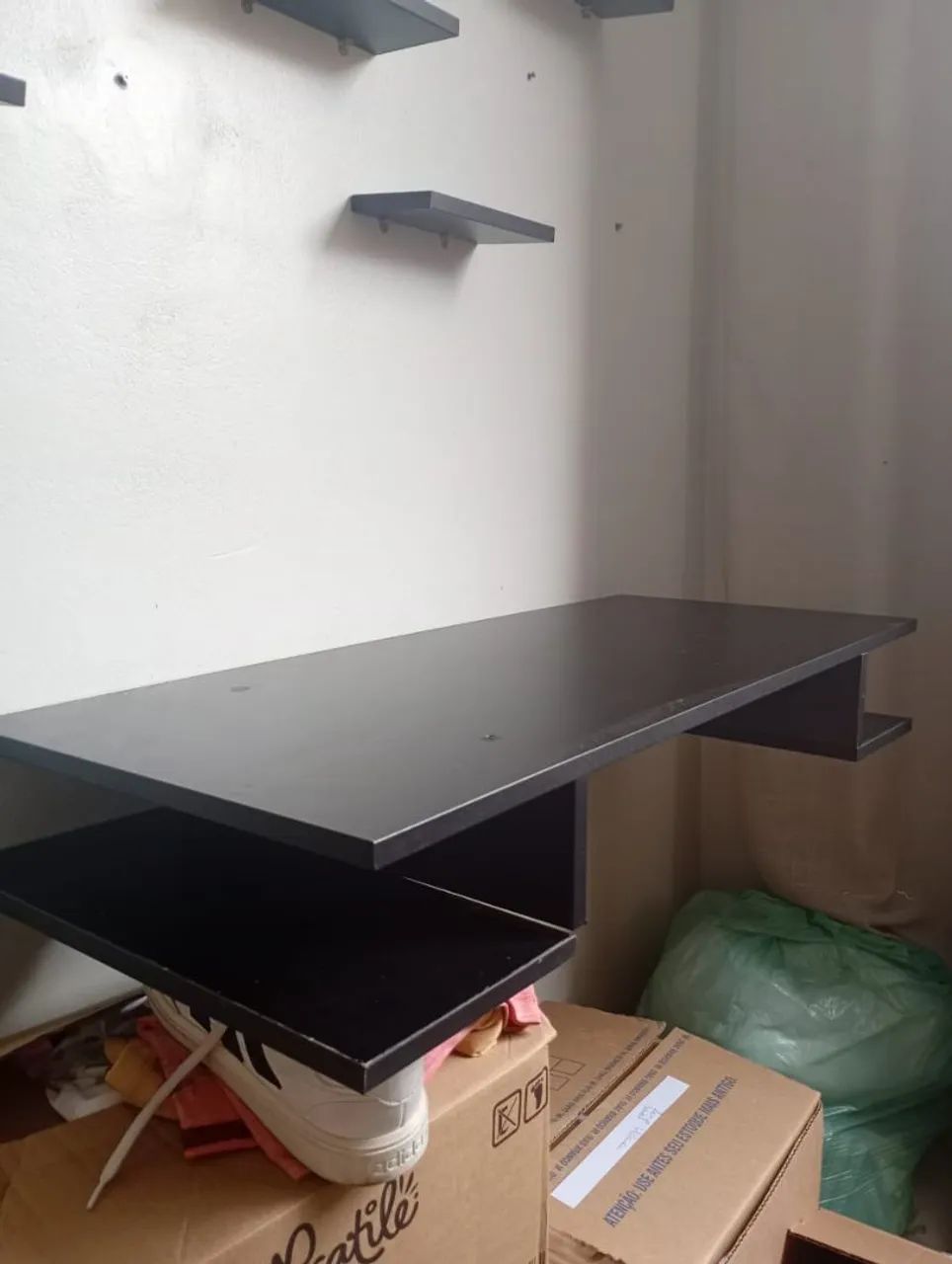 Mesa de estudo com prateleira  - Foto 3