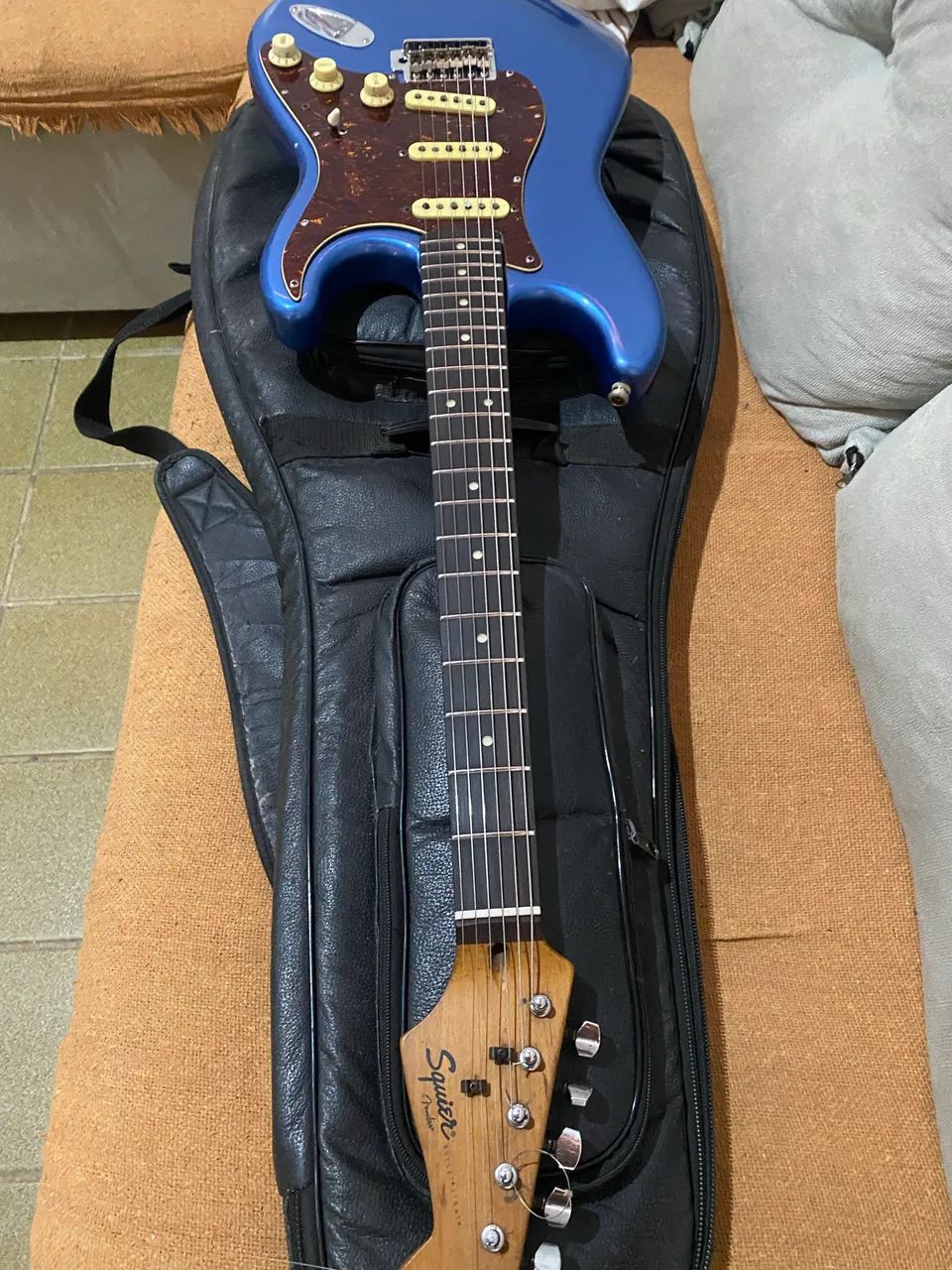 Guitarra Squier bullet  - Foto 5