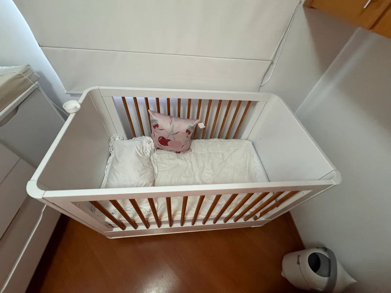Berço de bebê em MDF COM SUPORTE DE CÂMERA ADAPTADO  - Foto 2