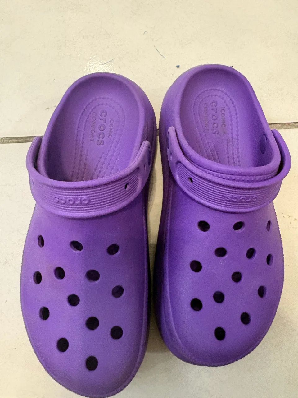 Crocs número 37. - Foto 2