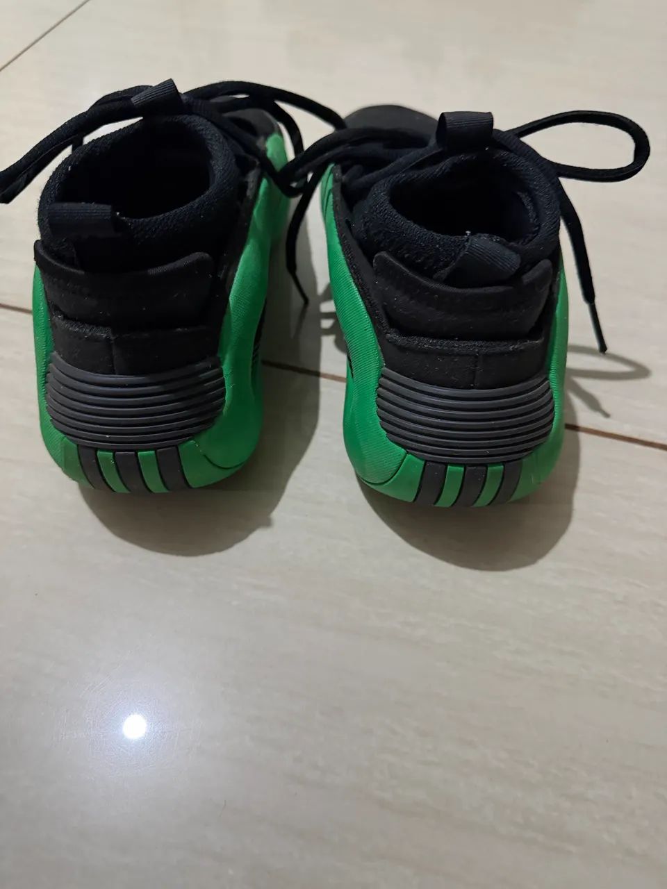 Vendo Tênis Adidas basquete  - Foto 4
