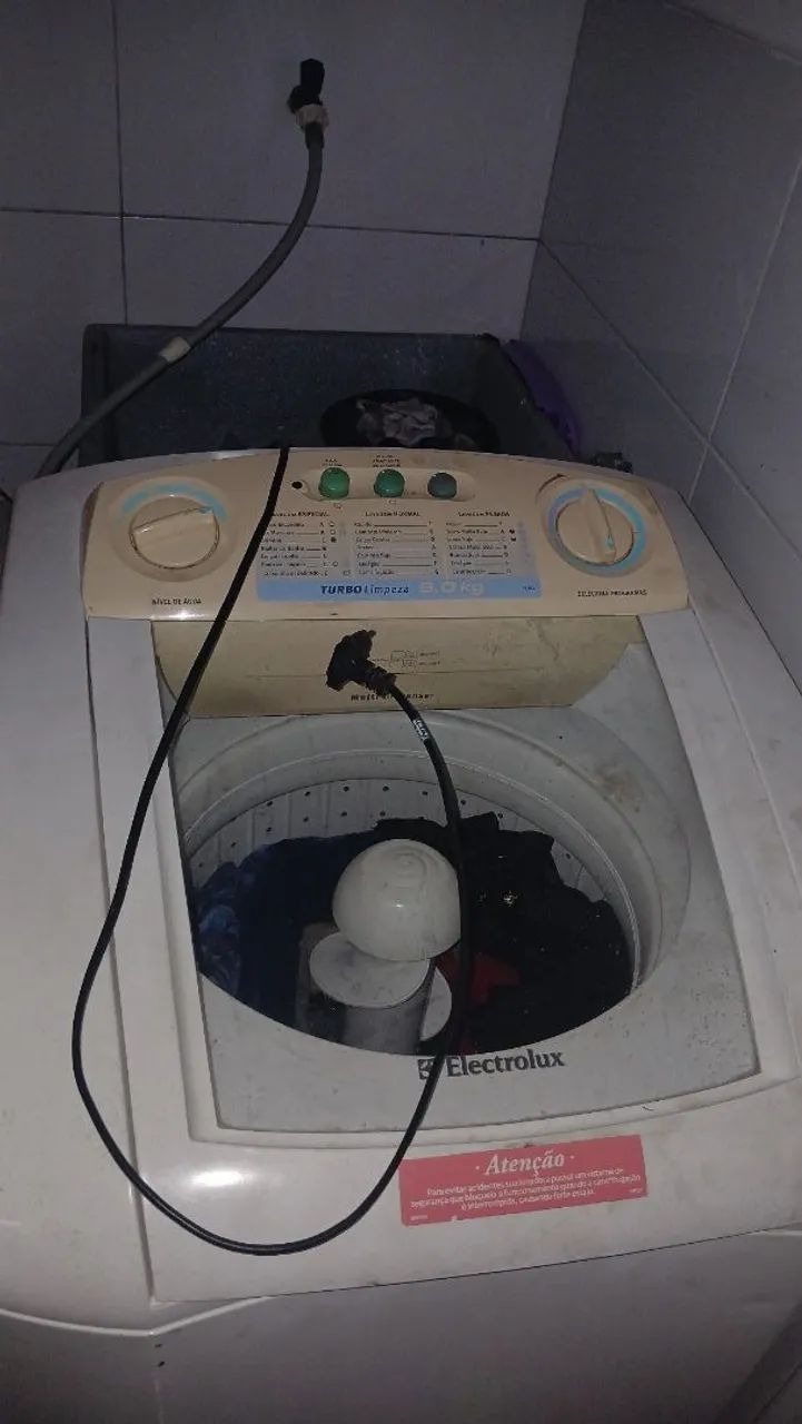 Vende-se máquina de lavar Electrolux 127v pegando tudo perfeitamente precinho ! - Foto 3