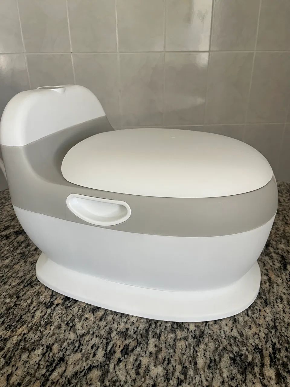 Vaso sanitário-Troninho Privadinha Infantil Assento Redutor Som Descarga Cor Cinza Liso - Foto 4