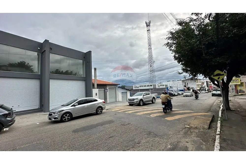 "Alugue Ponto Comercial na Av. Franz Gedeon" - Foto 2