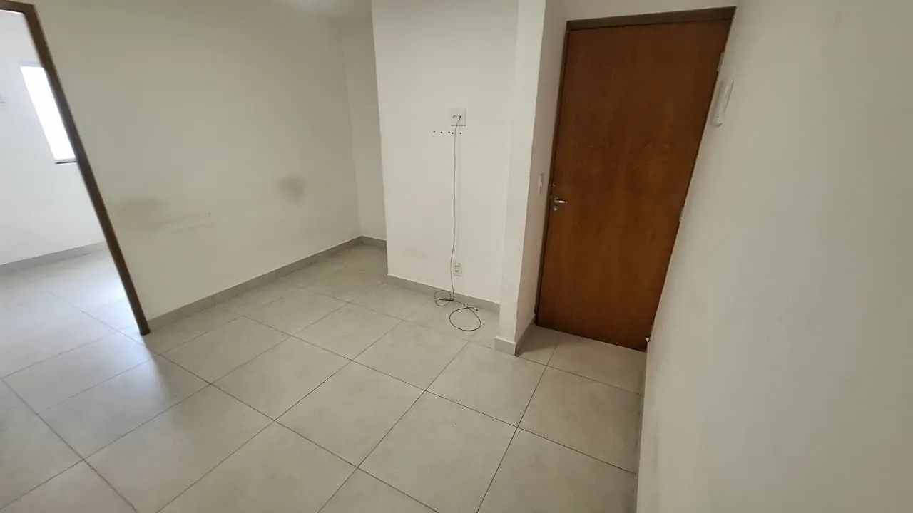 Alugel em Vista Alegre, Av. Brás de Pina, 2 quartos, sala, cozinha e banheiro. - Foto 4