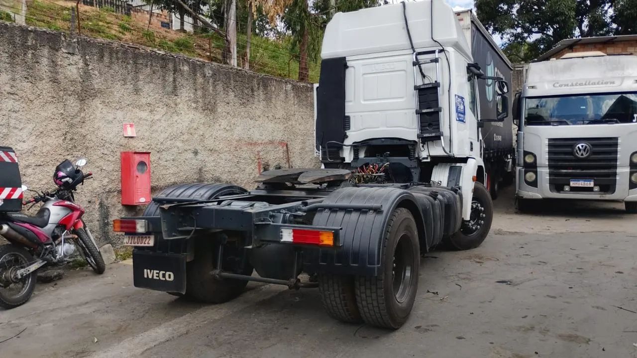 Iveco 330 cursor - Foto 4