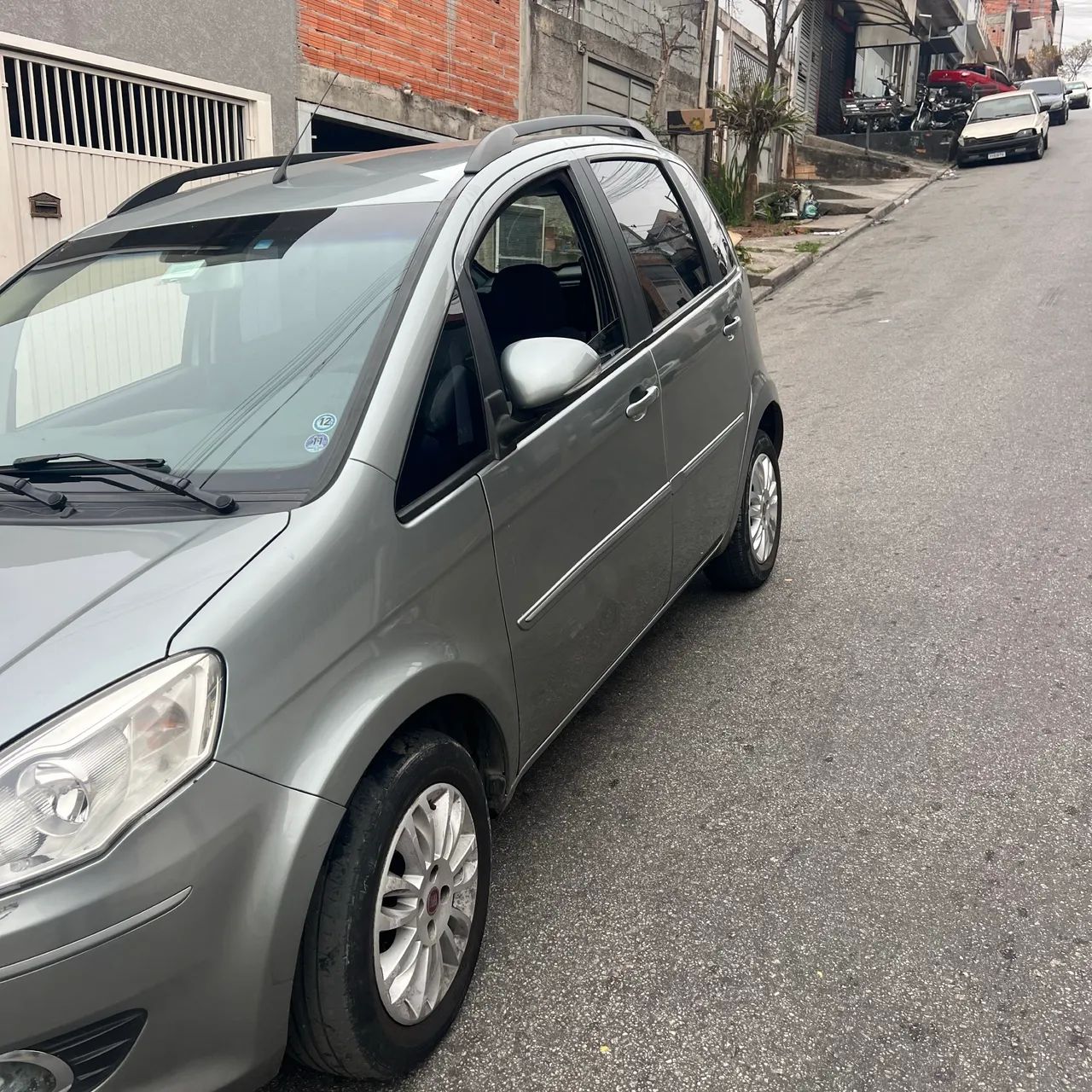 Fiat Idea Attractive 1.4 Fire Flex 8V 5P 2011 - Foto 2