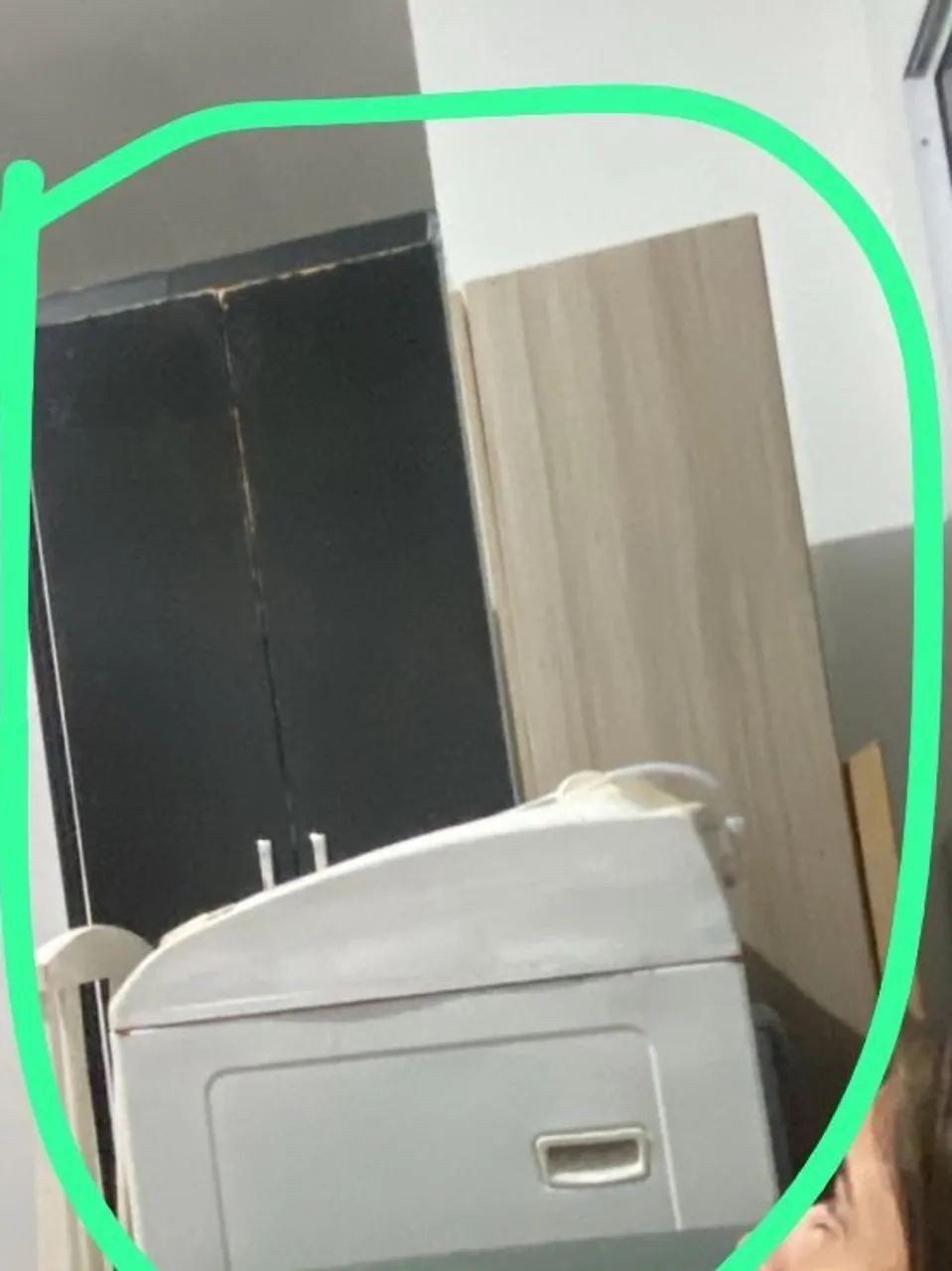 Doa-se rack 3 portas e guarda roupa de duas portas 