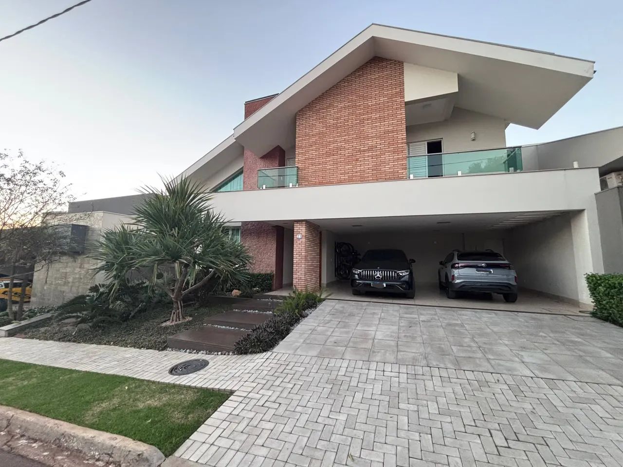 Casa em Condomínio com 4 Suítes, 400m² - Zona 08, Maringá/PR - Foto 2