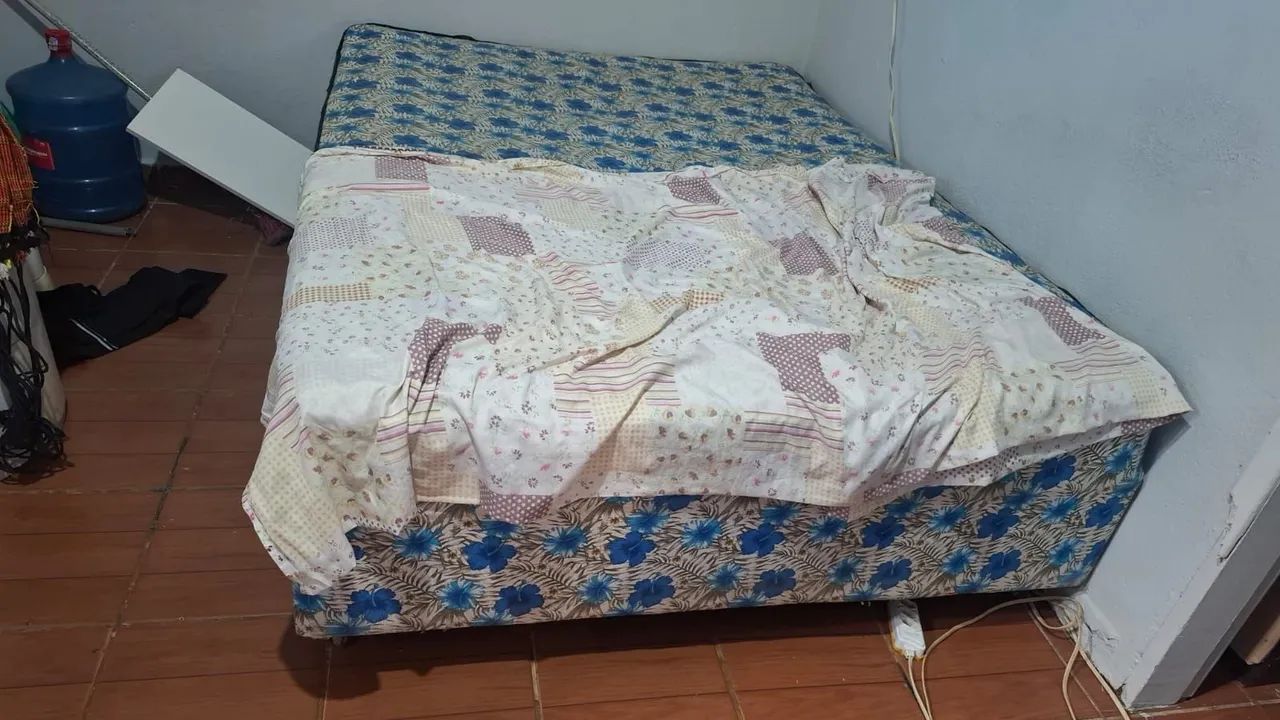 Cama Box de casal espuma semi nova. $360 - Foto 3