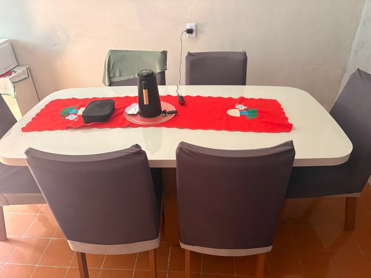 Vendo Mesa com 6 Cadeiras 