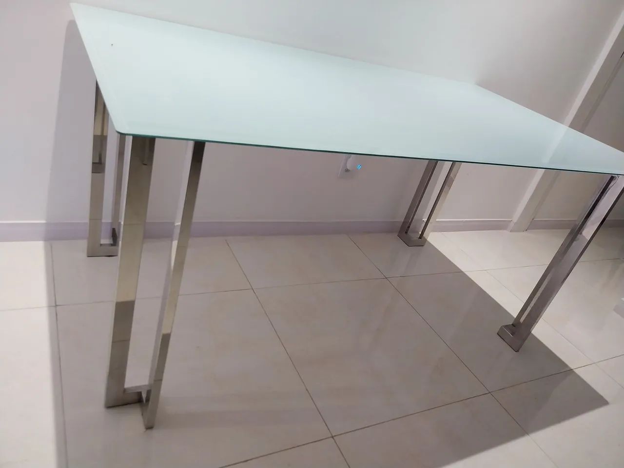 Mesa tampo de vidro pes cromado 