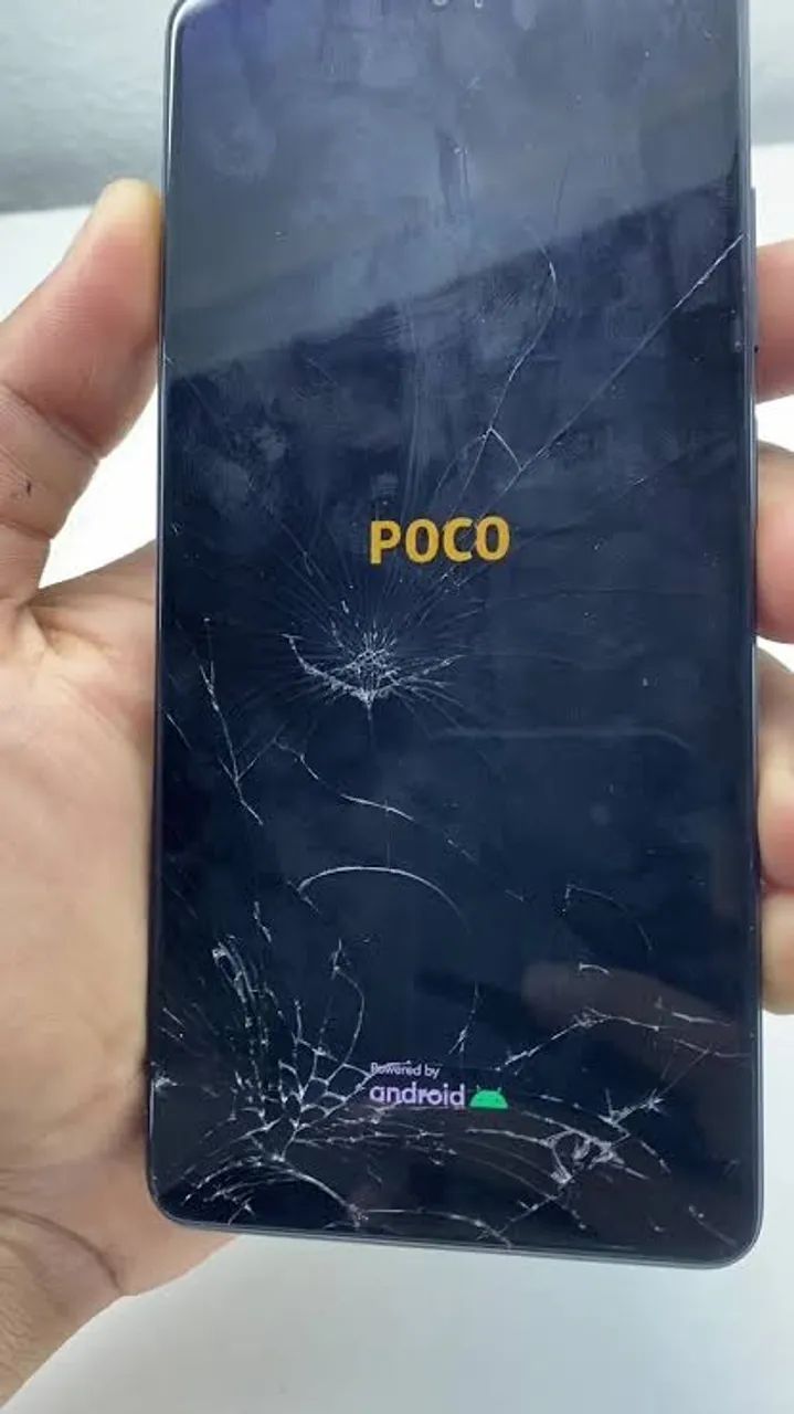Celular poço x5 5g com tela trincada 