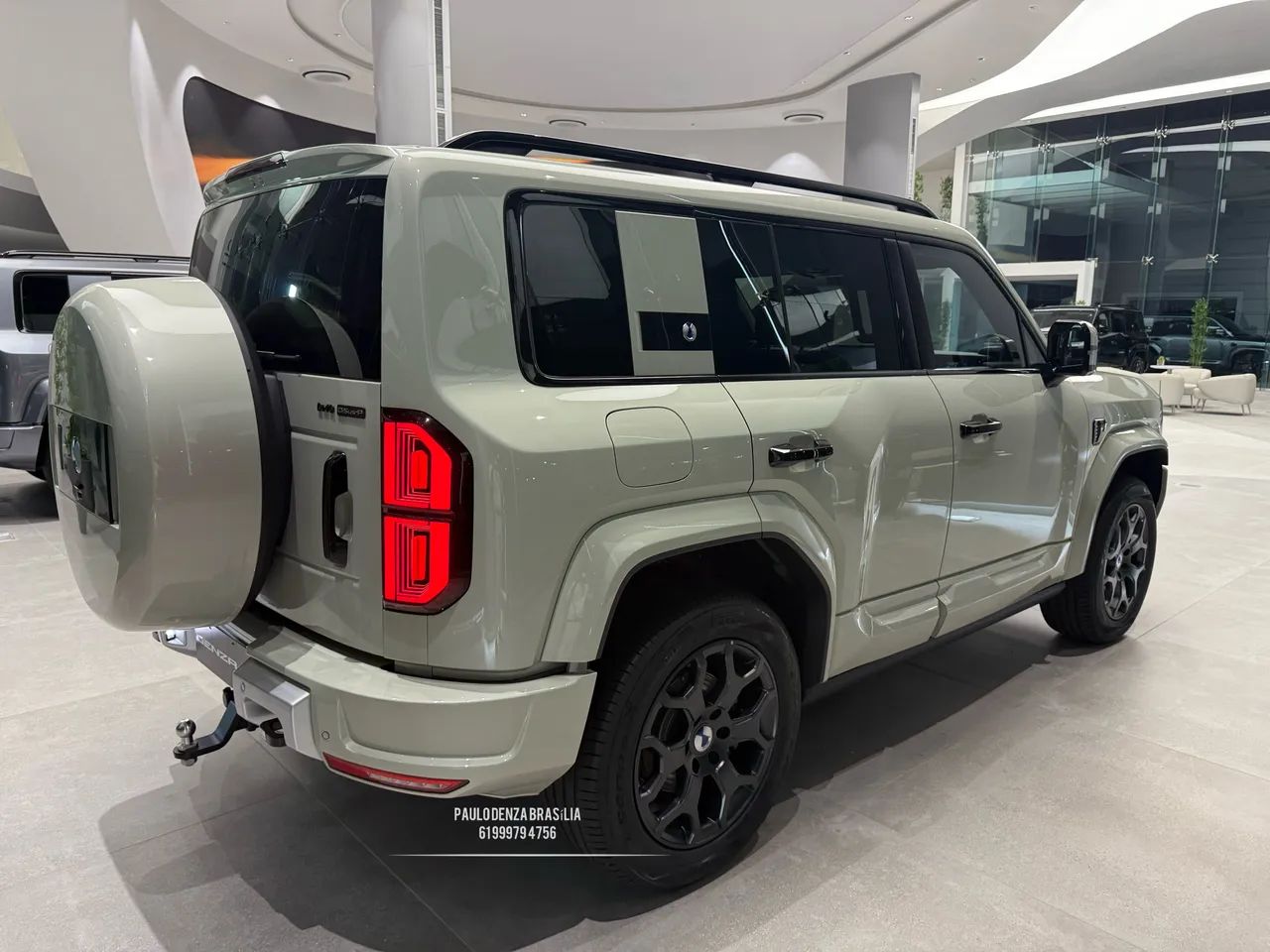 Denza B5 4WD, foto 3 de 8