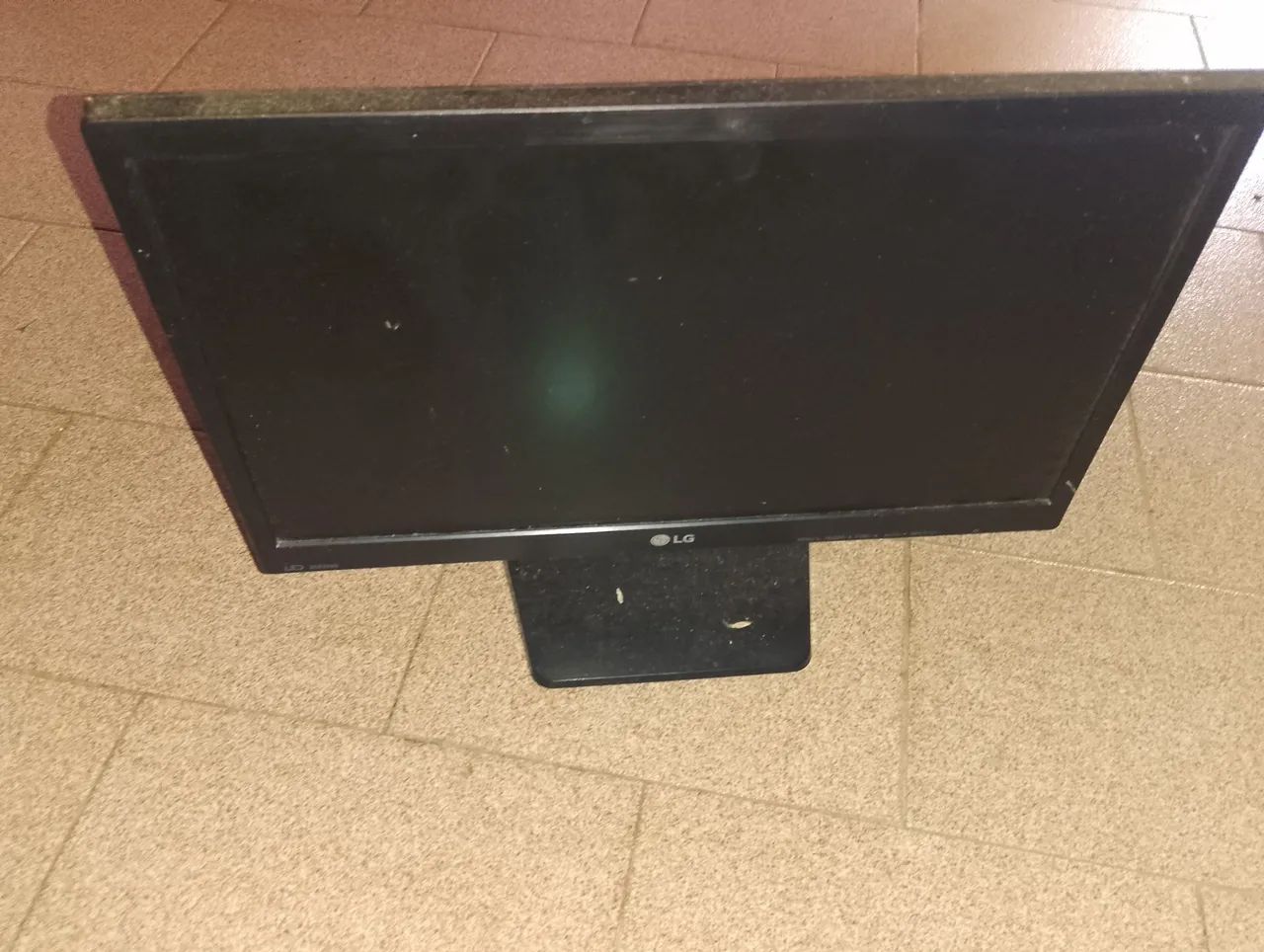 Monitor LG 19 POLEGADAS  - Foto 3